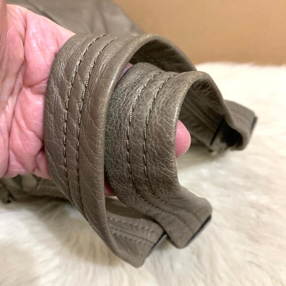 MARC JACOBS "TERI" Pewter Silver Leather Vintage N/S Totally Turnlock N/S Tote - Picture 12 of 16